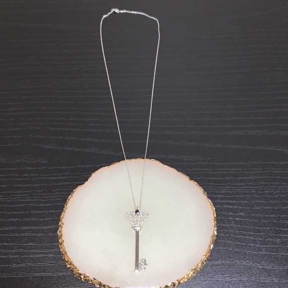 Key necklace with black diamond - Picture 3 of 4